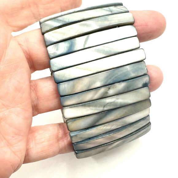 Grey Abalone Mother of Pearl Shell stretch bracelet Summer Retro Beachy Modern - Picture 5 of 10